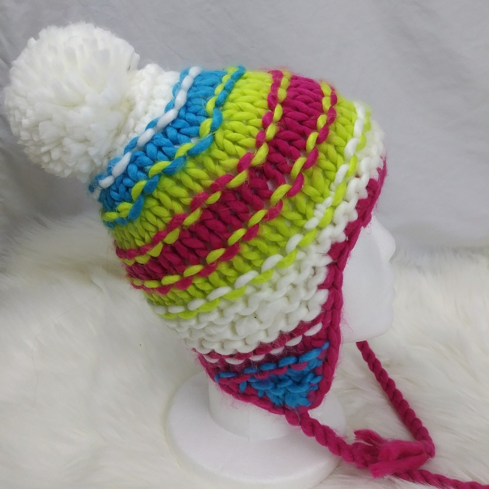 3/25$ Soft chunky‎ ski knit hat fleece  pompom